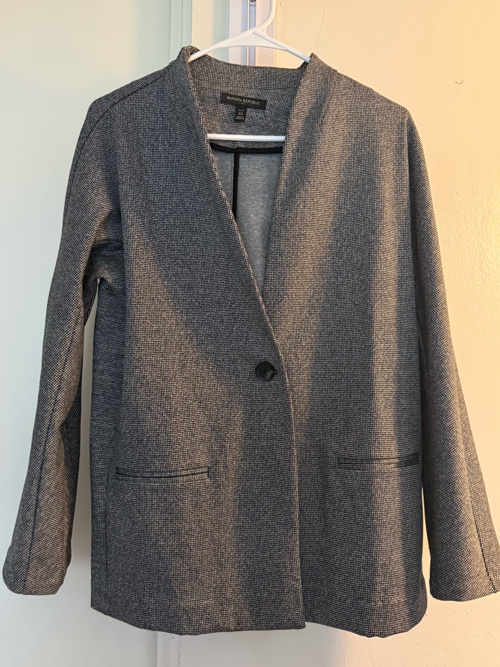 Banana Republic Gray Single-Button Knit Blazer